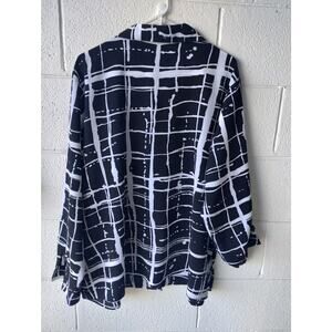 Women's Notations black and white blouse